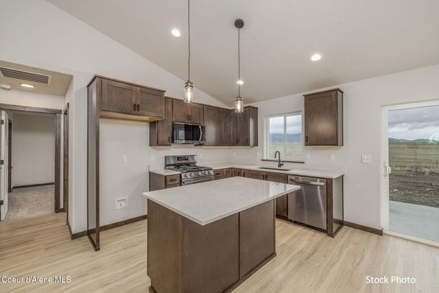 12195 N LENNON LN, Rathdrum, ID 83858