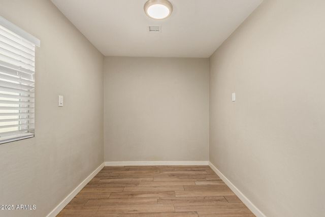 1724 W VOLTAIRE Avenue, Phoenix, AZ 85029