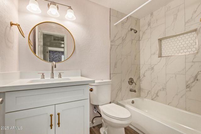 1724 W VOLTAIRE Avenue, Phoenix, AZ 85029