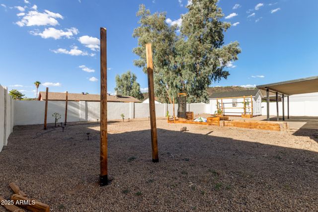 1724 W VOLTAIRE Avenue, Phoenix, AZ 85029