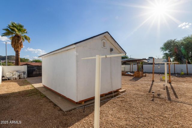 1724 W VOLTAIRE Avenue, Phoenix, AZ 85029