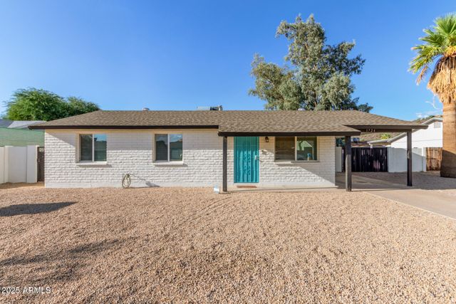 1724 W VOLTAIRE Avenue, Phoenix, AZ 85029