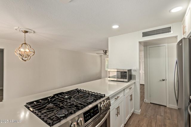 1724 W VOLTAIRE Avenue, Phoenix, AZ 85029