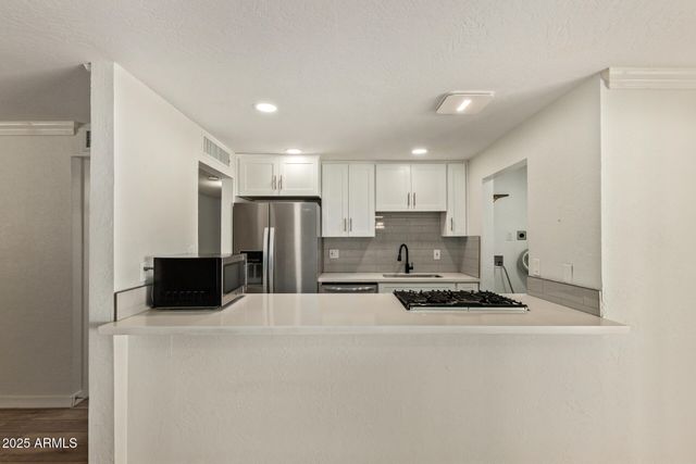 1724 W VOLTAIRE Avenue, Phoenix, AZ 85029