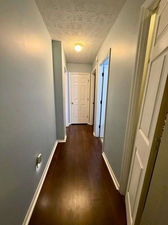 Image 17 of property listing at 1990 Surrey Hill Circle, Lawrenceville, GA 30044