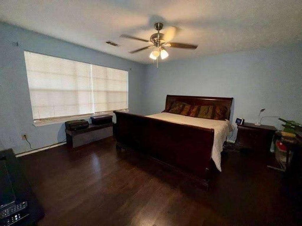 Image 19 of property listing at 1990 Surrey Hill Circle, Lawrenceville, GA 30044