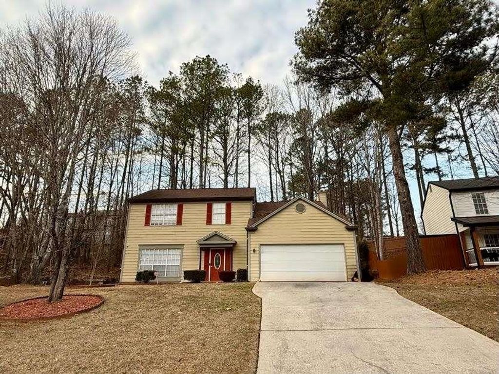 Image 2 of property listing at 1990 Surrey Hill Circle, Lawrenceville, GA 30044
