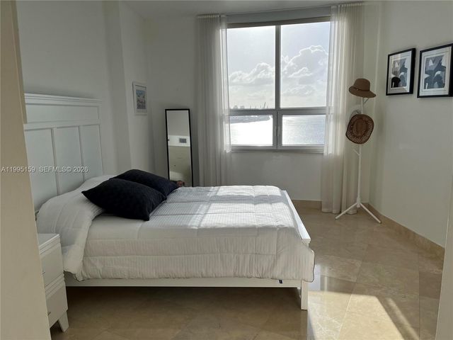 808 Brickell Key Dr 2002, Miami, FL 33131