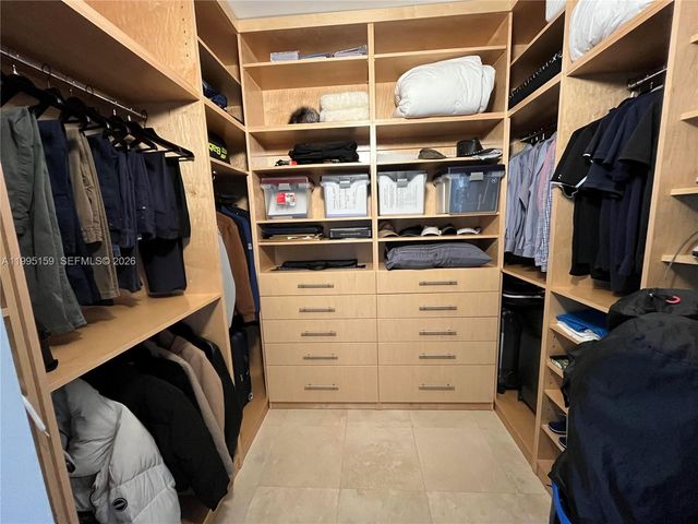 808 Brickell Key Dr 2002, Miami, FL 33131