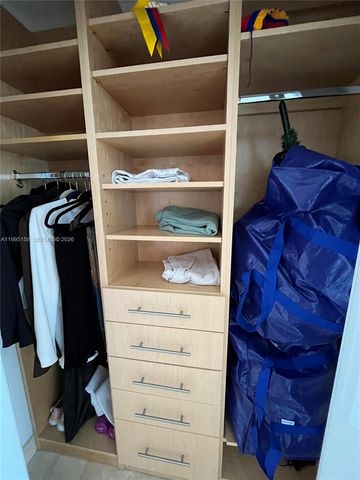 808 Brickell Key Dr 2002, Miami, FL 33131