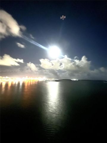 808 Brickell Key Dr 2002, Miami, FL 33131