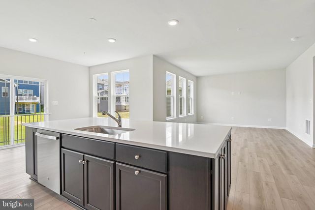 919 ENFIELD FARM LN, Brunswick, MD 21716