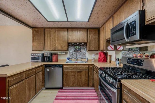 550 Holly Avenue, Oxnard, CA 93036