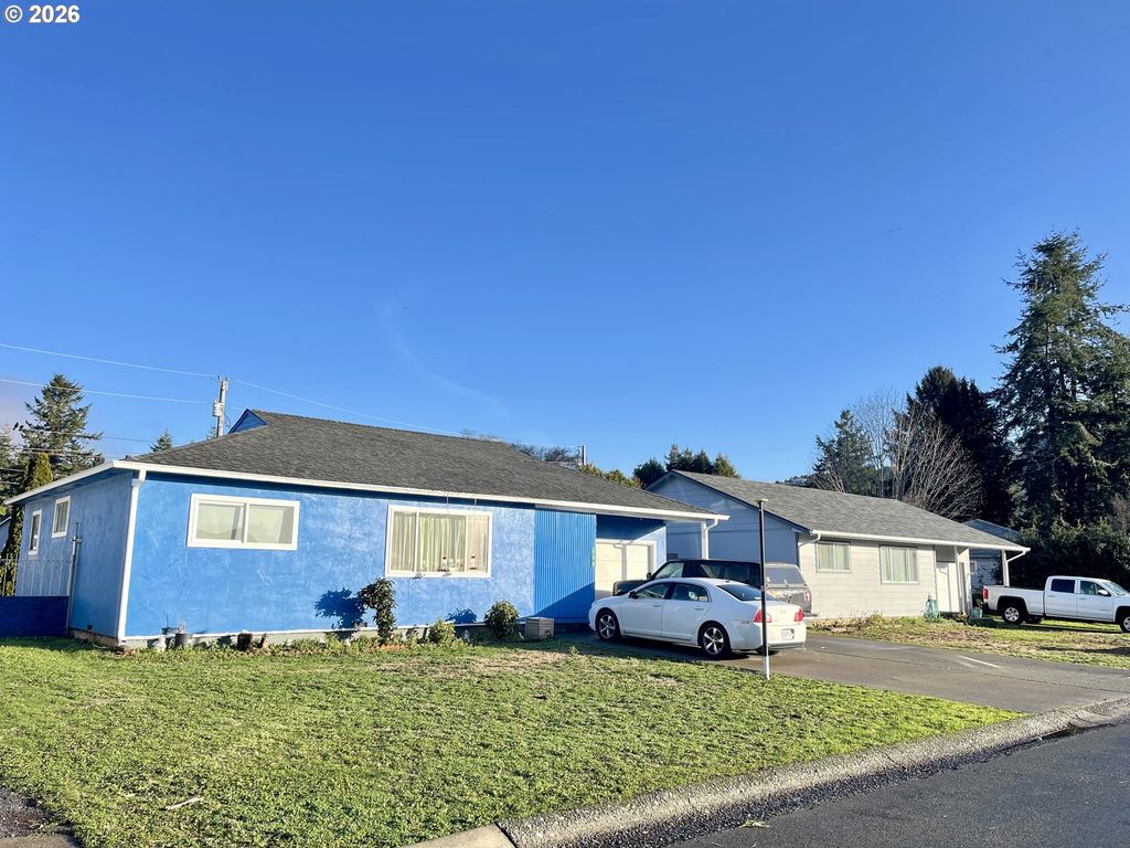 328 SPRUCE DR. Dr, Brookings, OR 97415