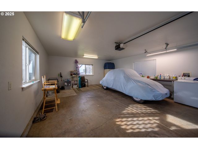 16281 CHAPMAN Ln, Brookings, OR 97415