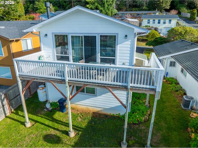 16281 CHAPMAN Ln, Brookings, OR 97415