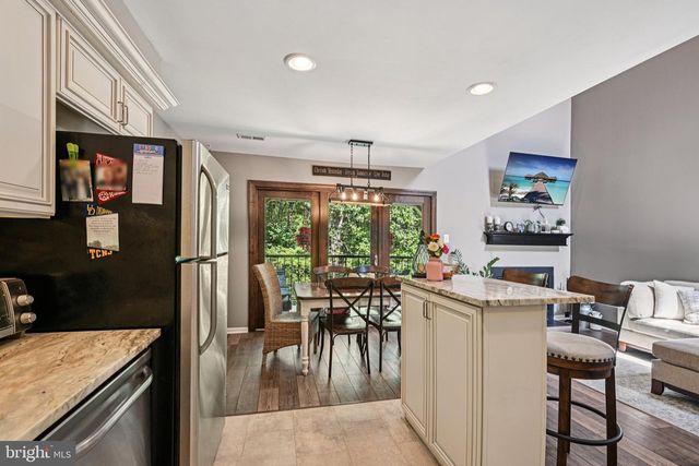 44 BRIDGEWATER DR, Marlton, NJ 08053