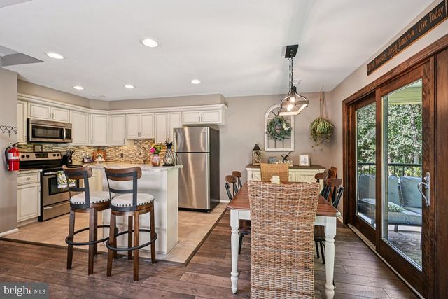 44 BRIDGEWATER DR, Marlton, NJ 08053
