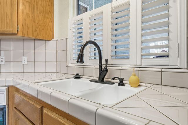 187 Mitchell Avenue, Tulare, CA 93274