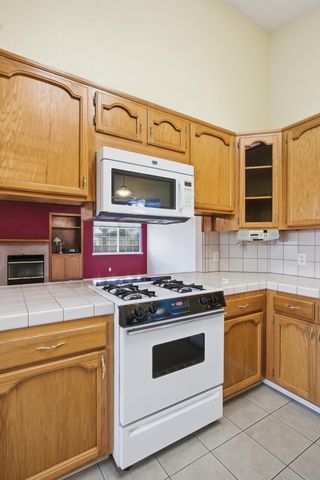 187 Mitchell Avenue, Tulare, CA 93274