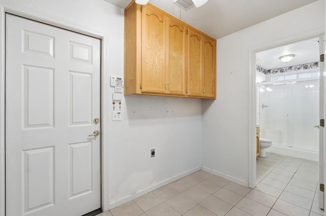 187 Mitchell Avenue, Tulare, CA 93274