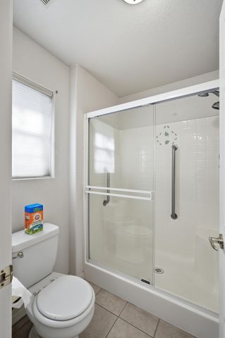 187 Mitchell Avenue, Tulare, CA 93274