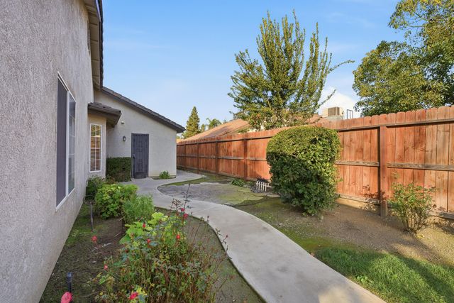 187 Mitchell Avenue, Tulare, CA 93274