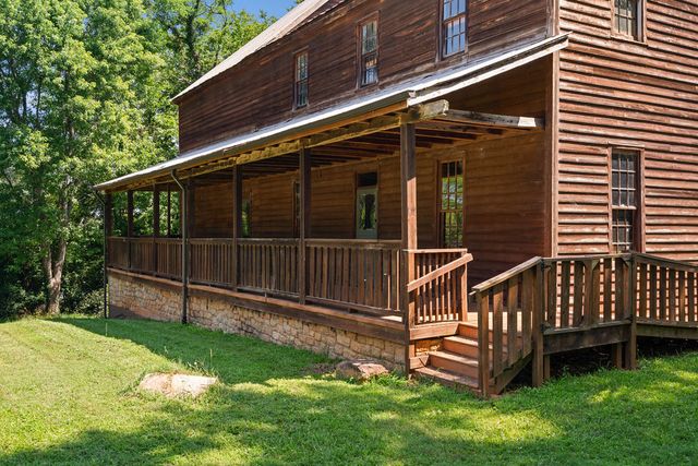 216 N Mechanic Street, Pendleton, SC 29670