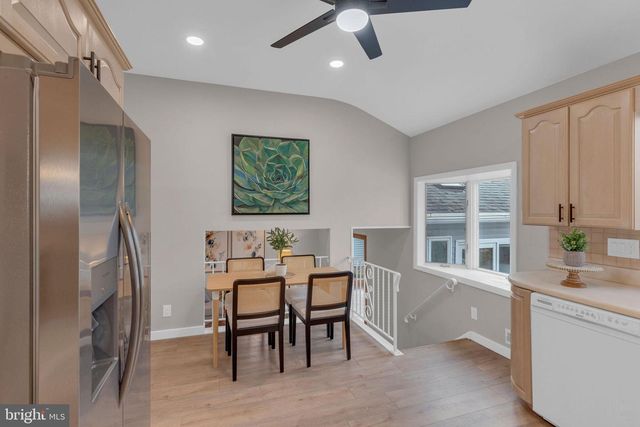 122 LEEDS RD, Mount Laurel, NJ 08054