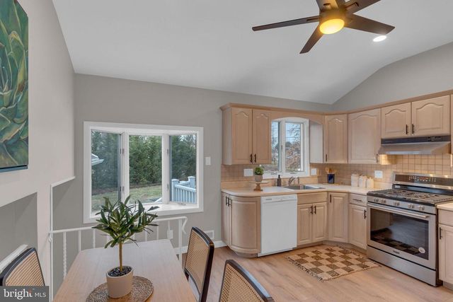 122 LEEDS RD, Mount Laurel, NJ 08054