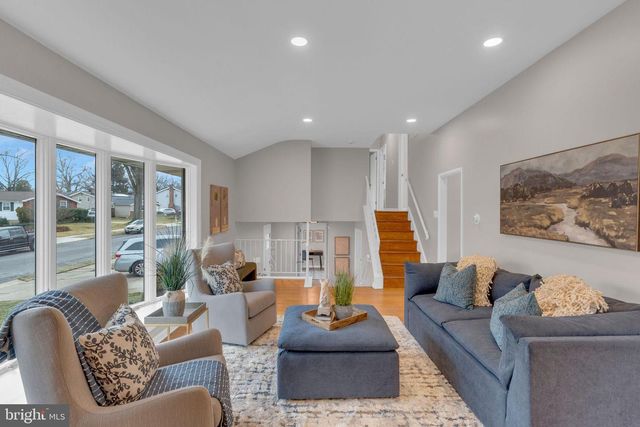 122 LEEDS RD, Mount Laurel, NJ 08054