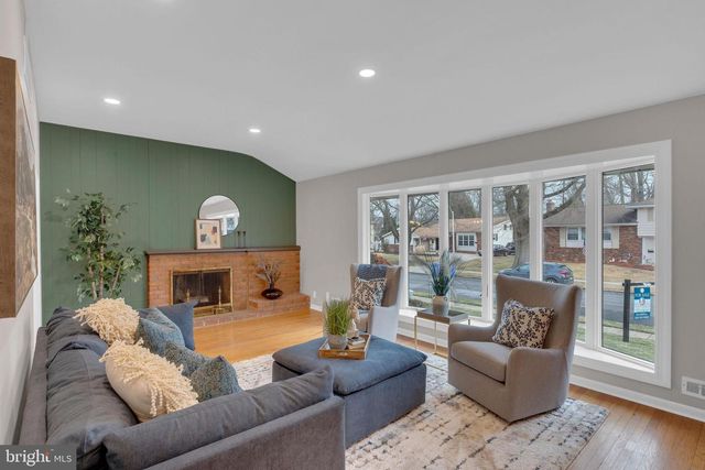 122 LEEDS RD, Mount Laurel, NJ 08054