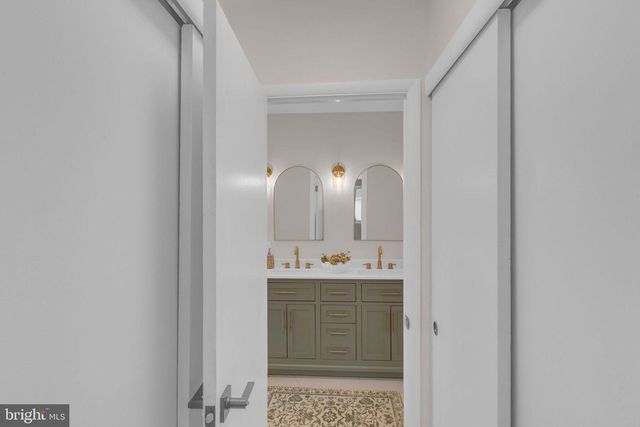 122 LEEDS RD, Mount Laurel, NJ 08054