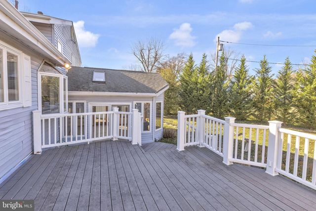 122 LEEDS RD, Mount Laurel, NJ 08054