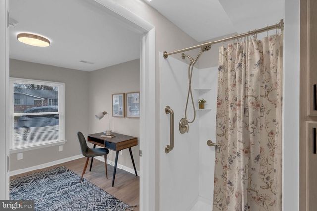 122 LEEDS RD, Mount Laurel, NJ 08054