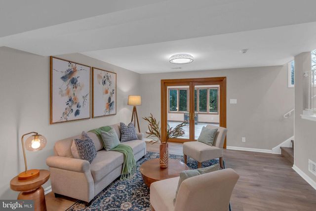 122 LEEDS RD, Mount Laurel, NJ 08054