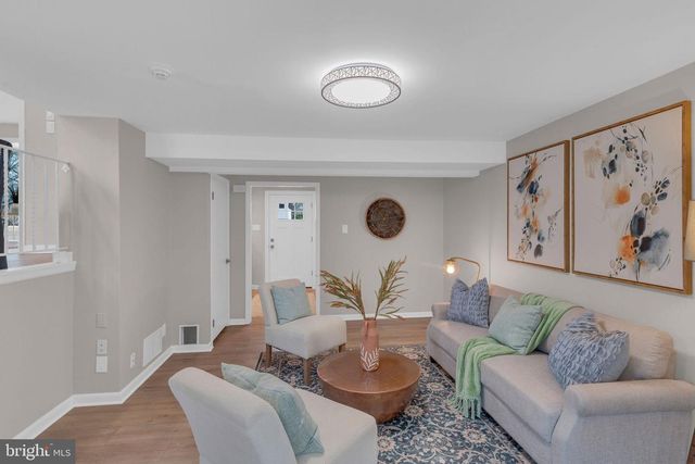 122 LEEDS RD, Mount Laurel, NJ 08054