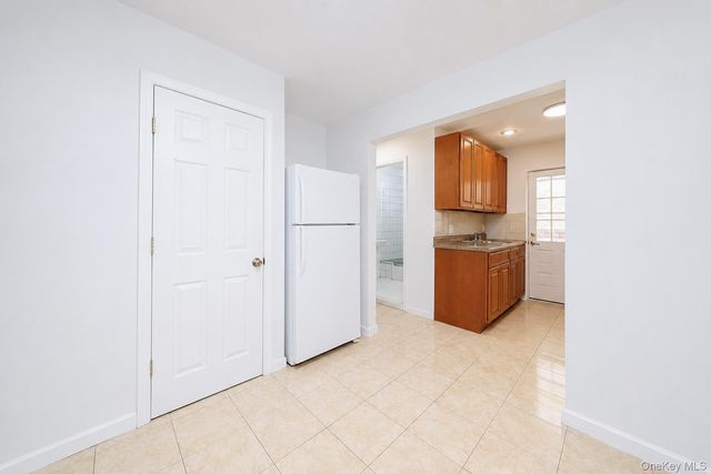 30 West End Avenue 6, Brooklyn, NY 11235
