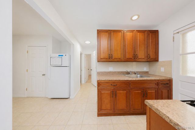 30 West End Avenue 6, Brooklyn, NY 11235
