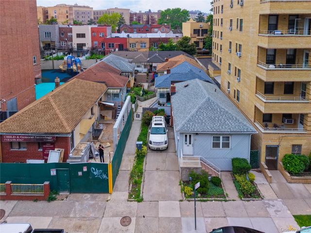 30 West End Avenue 6, Brooklyn, NY 11235
