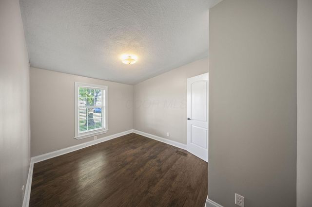 15193 Hall Road NW, Mount Vernon, OH 43050