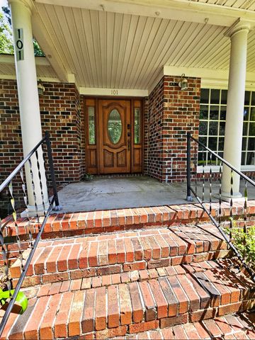 101 Beacon Hill Lane, Summerville, SC 29485