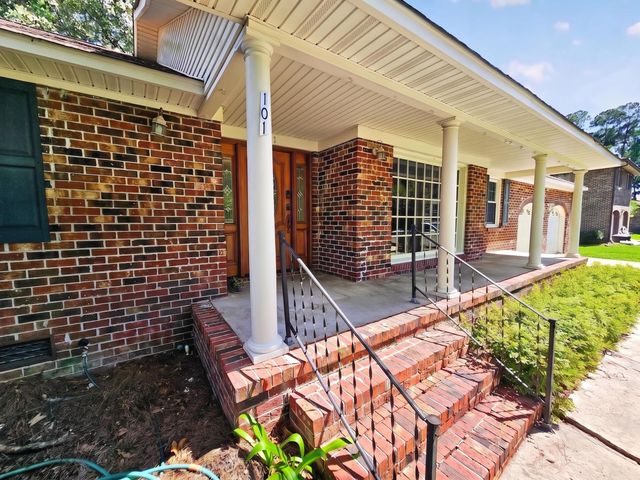 101 Beacon Hill Lane, Summerville, SC 29485