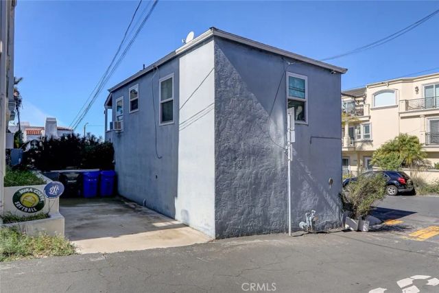 98 Highland Avenue, Manhattan Beach, CA 90266