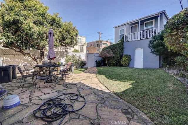 98 Highland Avenue, Manhattan Beach, CA 90266