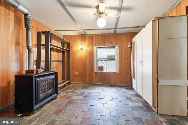 374 MAPLE AVE, Hanover, PA 17331