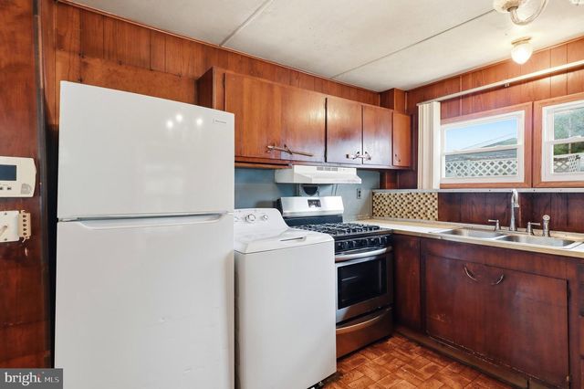 374 MAPLE AVE, Hanover, PA 17331