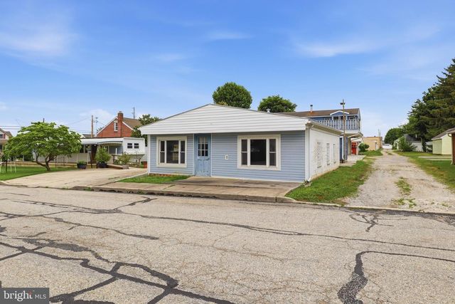 374 MAPLE AVE, Hanover, PA 17331