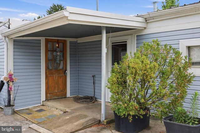 374 MAPLE AVE, Hanover, PA 17331
