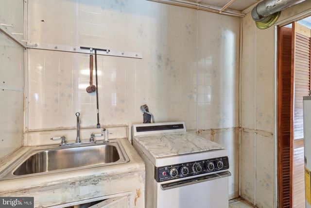 374 MAPLE AVE, Hanover, PA 17331